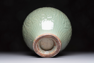 A fine large Chinese Longquan celadon 'Floral' jar, Ming