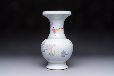 A fine Chinese famille rose vase with figural design, Yongzheng
