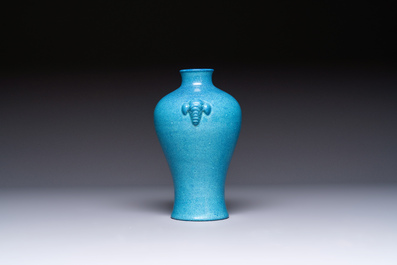 A Chinese robin's egg-glazed 'Meiping' vase, 19th C.
