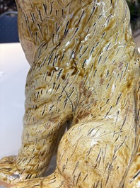 A rare Korean porcelain model of a seated tiger, Joseon, 18/19th C.