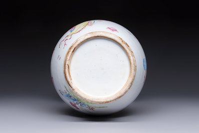 A fine Chinese famille rose vase with figural design, Yongzheng