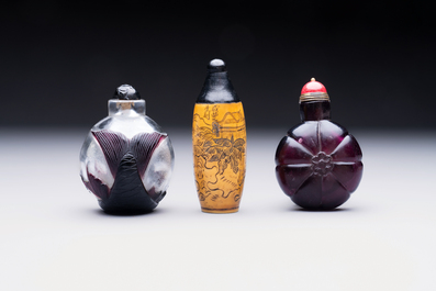 Two Chinese glass snuff bottles and a buffalo bone snuff bottle, Xianfeng mark, 19th C.