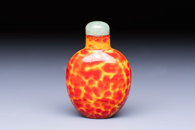 A Chinese 'Realgar' glass snuff bottle, 19th C.
