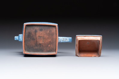 A Chinese blue-enamelled Yixing stoneware teapot, Jinxi Epu 荊溪萼圃監製 mark, 18/19th C.