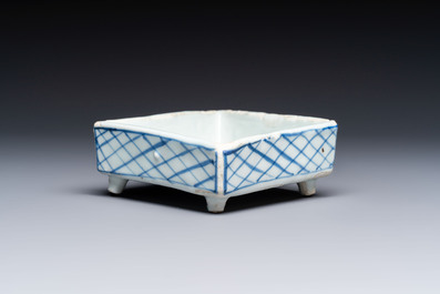 A rare Chinese blue and white Ko-Sometsuke lozenge-shaped inscribed tray for the Japanese market, Tianqi