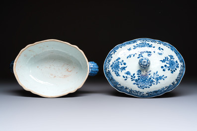 22 Chinese blue, white, famille rose and Imari-style wares, Kangxi and later