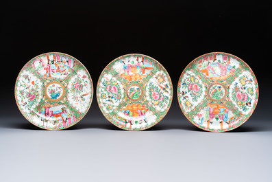 An extensive group of 23 Chinese Canton famille rose wares, 19th C.