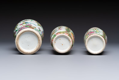 An extensive group of 23 Chinese Canton famille rose wares, 19th C.