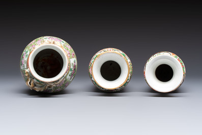 An extensive group of 23 Chinese Canton famille rose wares, 19th C.