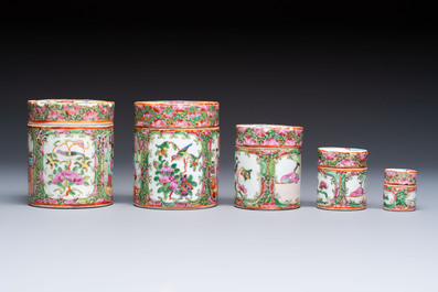 An extensive group of 23 Chinese Canton famille rose wares, 19th C.