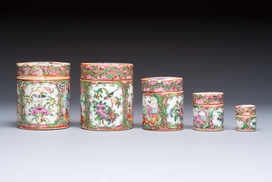 An extensive group of 23 Chinese Canton famille rose wares, 19th C.