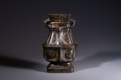 A Chinese archaic bronze wine vessel, Hu 壺, probably Western Zhou