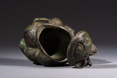 A rare Chinese archaistic bronze bear-form wine vessel, Gong 觥, Han or later