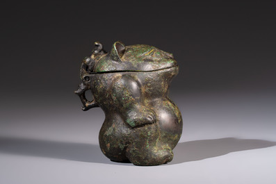 A rare Chinese archaistic bronze bear-form wine vessel, Gong 觥, Han or later