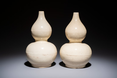 A pair of Chinese Cizhou double gourd vases, Ming
