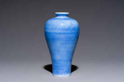 A Chinese claire-de-lune 'Meiping' vase, Zhu Junfu Zao 朱君甫造 mark, 19/20th C.