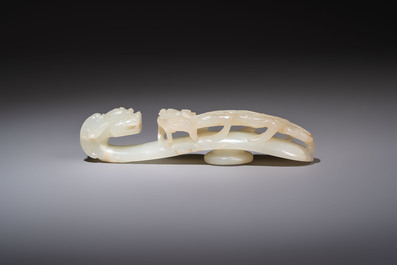 A fine Chinese white jade 'Dragon' belt hook, Qing