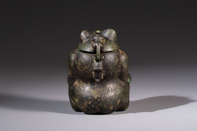 A rare Chinese archaistic bronze bear-form wine vessel, Gong 觥, Han or later