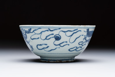 A Chinese blue and white 'Dragons and Clouds' bowl, Jiajing/Wanli