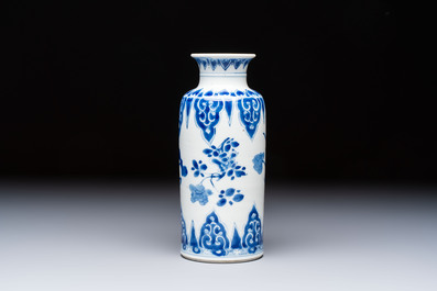 A Chinese blue and white vase with floral design, Kangxi