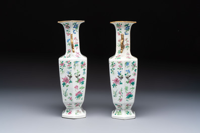 A pair of Chinese famille rose 'Wu Shuang Pu' vases, 19th C.