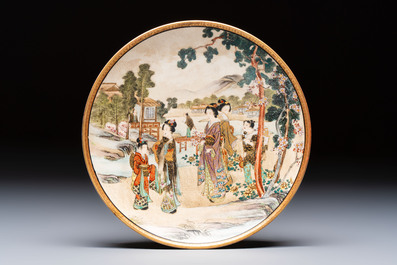 A Japanese Satsuma plate and a vase with figural design, Kozan 光山 and Ryokuzan 祿山 mark, Meiji, 19th C.