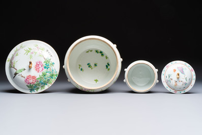 Two Chinese famille rose covered bowls and three grisaille saucers, Tongzhi and Qinghua Ciye Gongsi 慶華瓷業公司 marks, one signed Zi Wen 子文, 19/20th C.