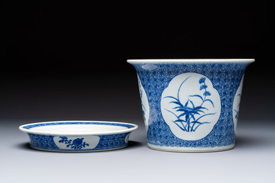 A Chinese blue and white jardini&egrave;re with stand, a 'Chilong' jar and a famille rose covered tureen, Guanyao 官窑 mark, 19th C.