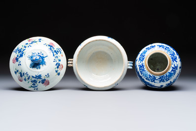 A Chinese blue and white jardini&egrave;re with stand, a 'Chilong' jar and a famille rose covered tureen, Guanyao 官窑 mark, 19th C.