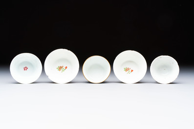 A group of 14 Chinese and Samson, Paris porcelain wares, 18/19th C.
