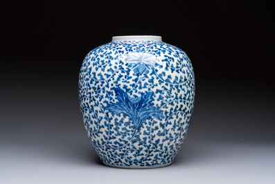 A Chinese blue and white 'Lotus Scroll' vase, 19th C.