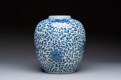 A Chinese blue and white 'Lotus Scroll' vase, 19th C.
