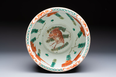 A Chinese famille verte 'Warriors' scroll pot, 19th C.