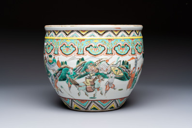 A Chinese famille verte 'Warriors' scroll pot, 19th C.