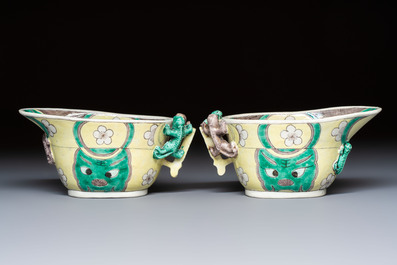 A pair of Chinese verte biscuit libation cups, 19th C.
