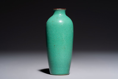 A Chinese Swatow green-glazed vase, 19th C.
