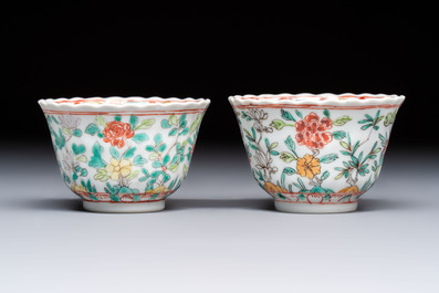 A pair of Chinese famille verte cups and saucers with floral design, Jade 玉 marks, 19th C.