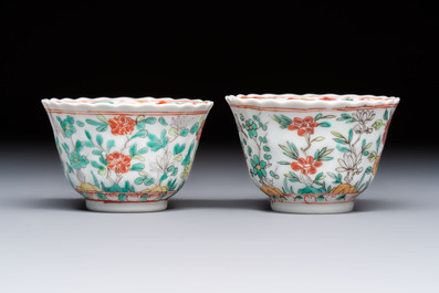 A pair of Chinese famille verte cups and saucers with floral design, Jade 玉 marks, 19th C.