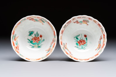 A pair of Chinese famille verte cups and saucers with floral design, Jade 玉 marks, 19th C.