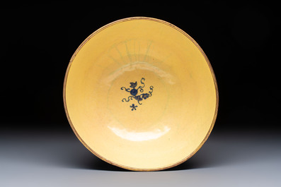 A Chinese Canton enamel 'Phoenix' bowl, Wan Yanchang Zhi 萬延常製 mark, 18th C.