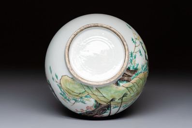 A fine Chinese famille verte 'Peacocks' vase, 19th C.