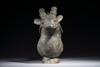 A rare and large Chinese archaistic bronze pouring vessel and cover, Gong 觥, Qing