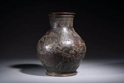 A fine Japanese bronze vase with vines and insects design, Okazaki Sessei 岡崎雪聲 mark, Meiji, 19/20th C.