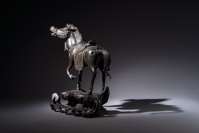 A large Chinese bronze horse-shaped incense burner and cover, 17/18th C.