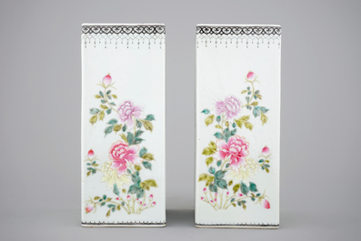 A pair of square Chinese famille rose vases with flowers, 20th C.
