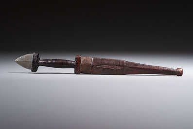 A Yemen jambiya-style dagger or &lsquo;asib&rsquo; with horn hilt and silver-plated mounts, and two African daggers, 19th/20th C.