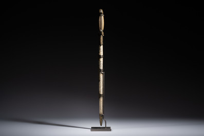 A rare set of Chinese double swords with scabbard 'shuangjian', Longquan mark, 19th C.