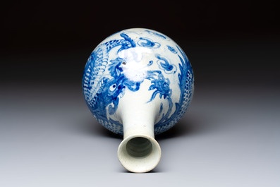 A Korean blue and white 'Dragon' bottle vase, Joseon, 19th C.