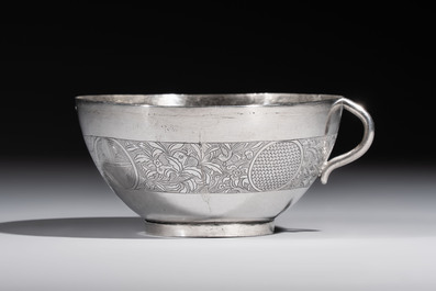 A fine Vietnamese silver saucer and handled bowl, Lei 雷 mark, 19th C.