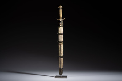 A rare set of Chinese double swords with scabbard 'shuangjian', Longquan mark, 19th C.